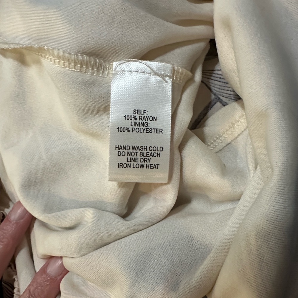 Lulu's Floral off Shoulder Ruffle Sleeve Dress Medium - Picture 11 of 11